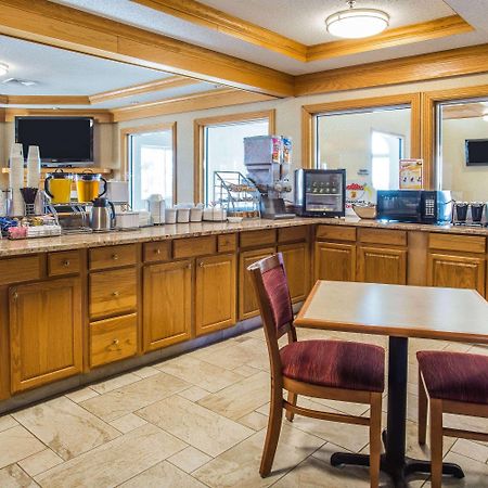 Hotel Super 8 By Wyndham Remington Extérieur photo