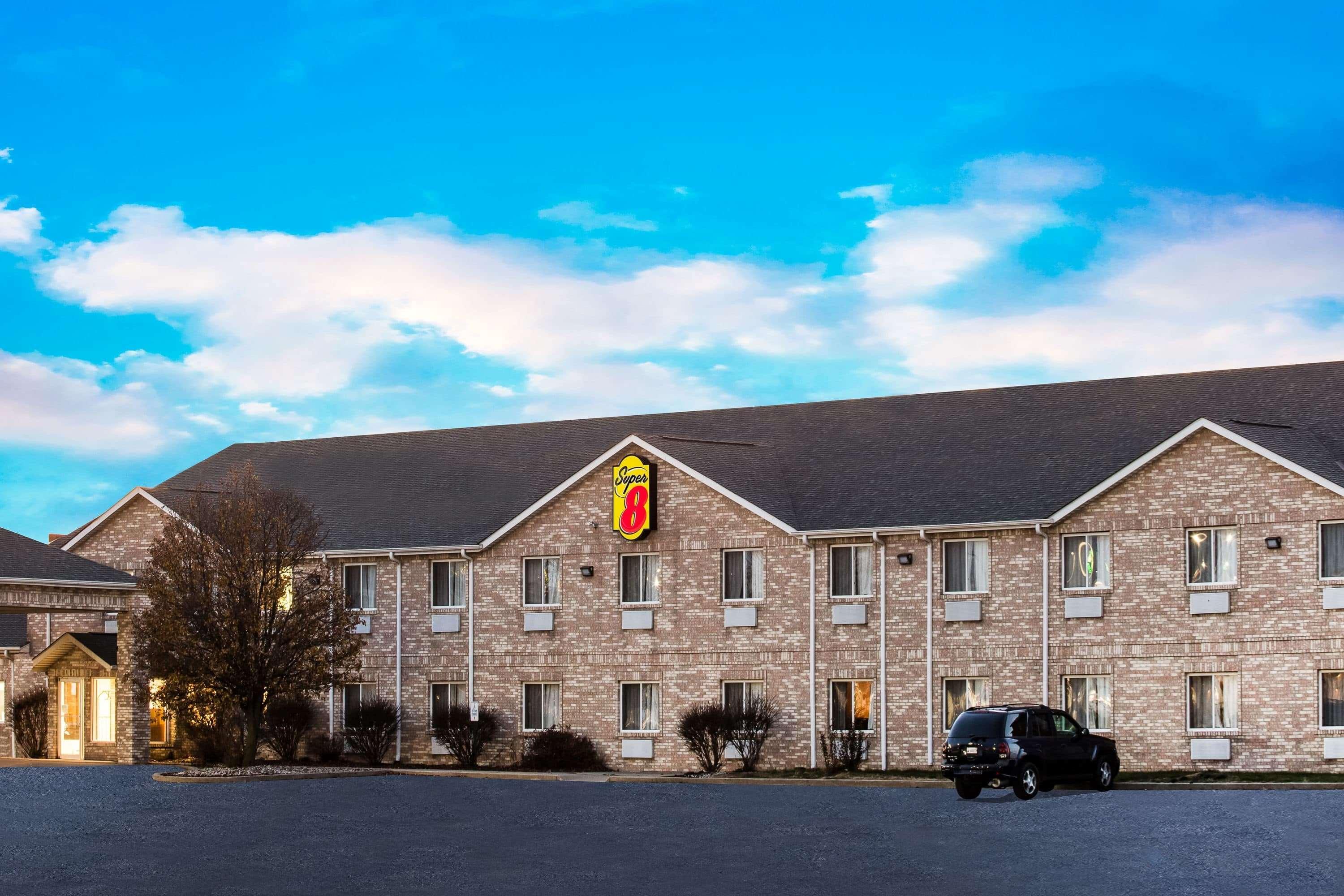 Hotel Super 8 By Wyndham Remington Extérieur photo