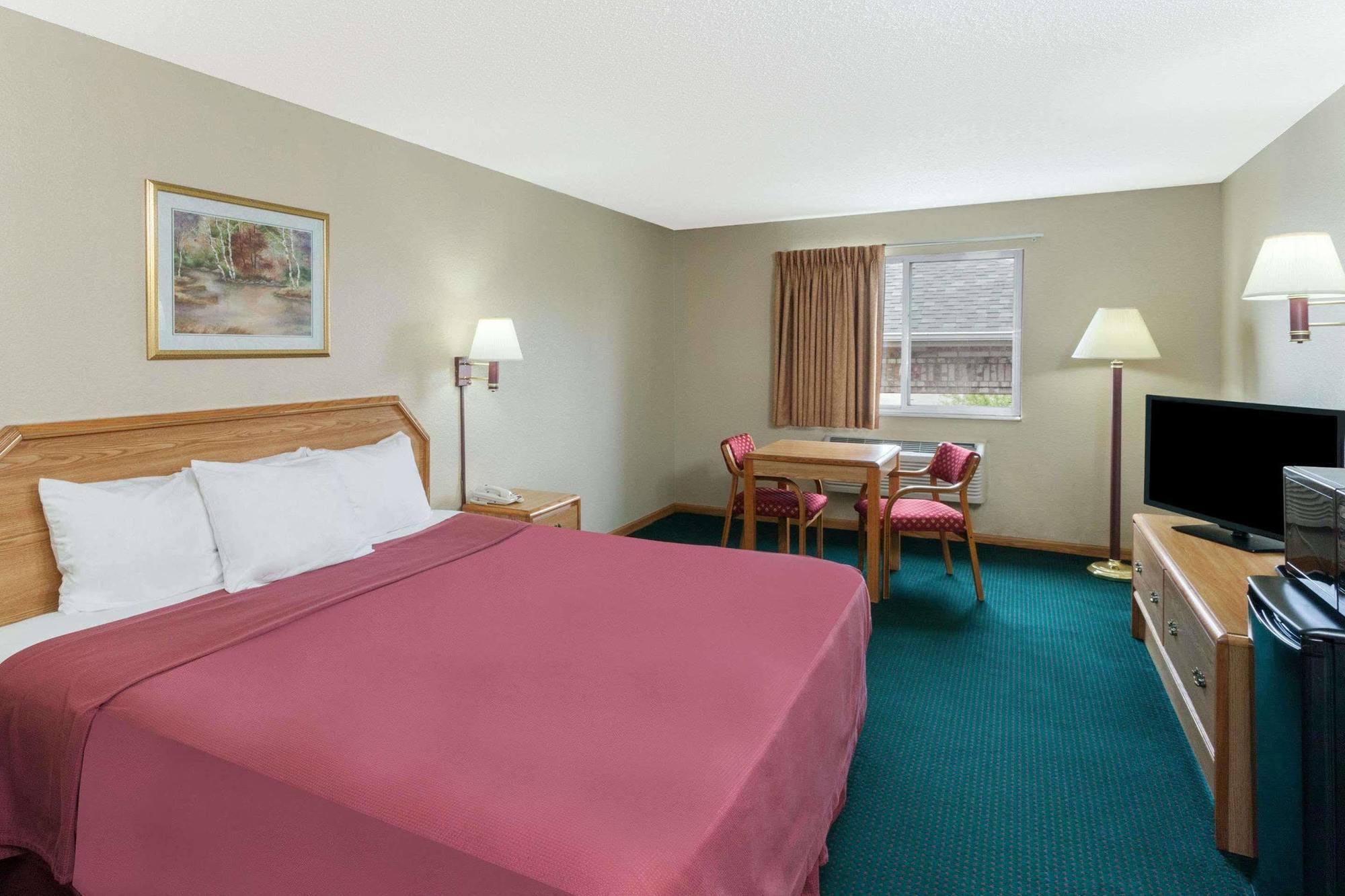 Hotel Super 8 By Wyndham Remington Extérieur photo