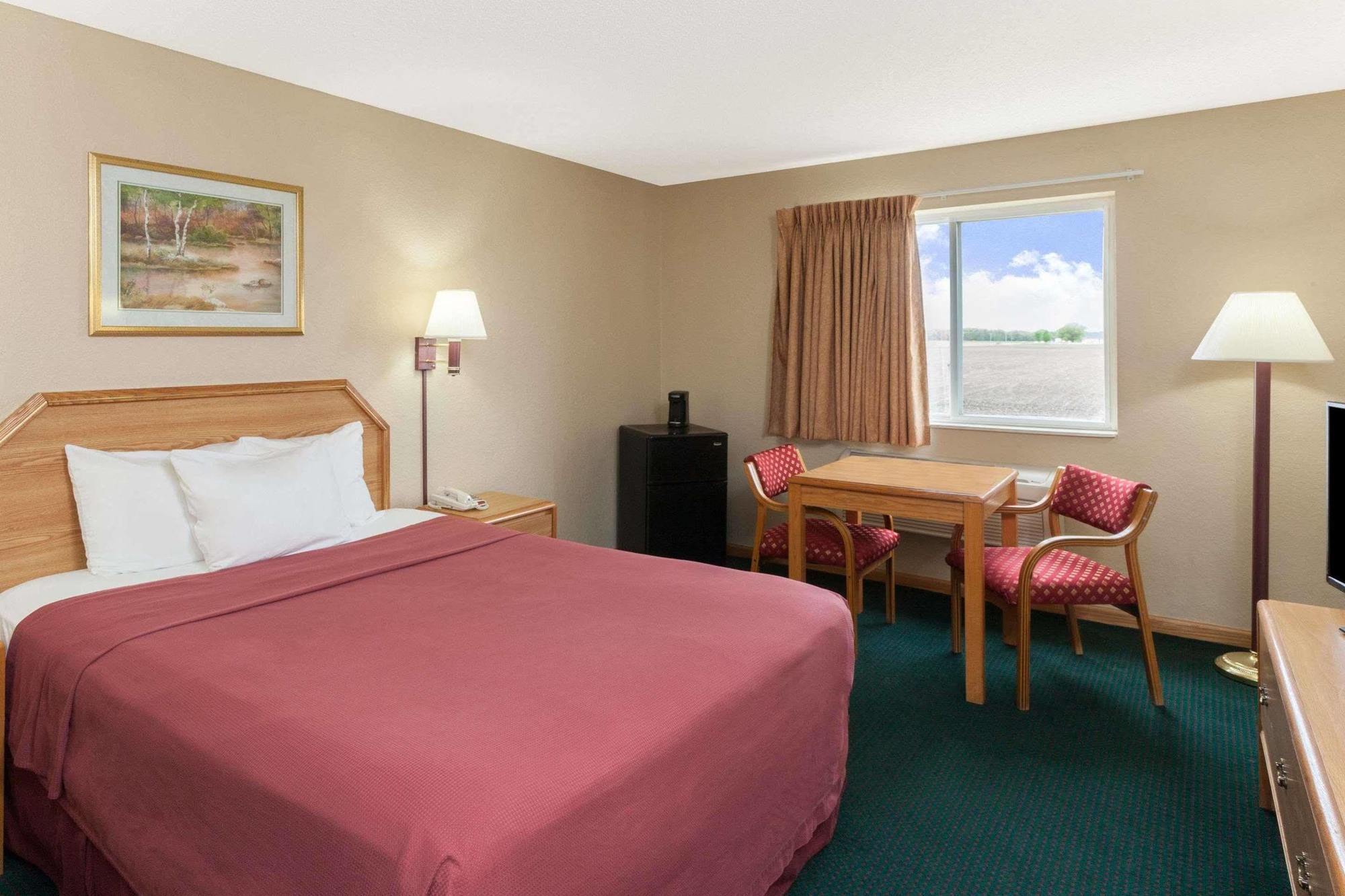 Hotel Super 8 By Wyndham Remington Extérieur photo